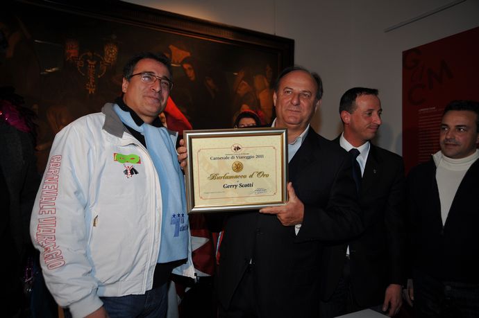 Ingrandisci la foto